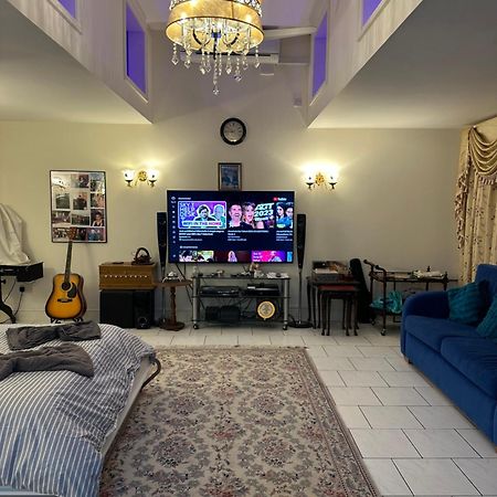 Amazing Gantshill Studio Annexe & Free Parking Redbridge Extérieur photo