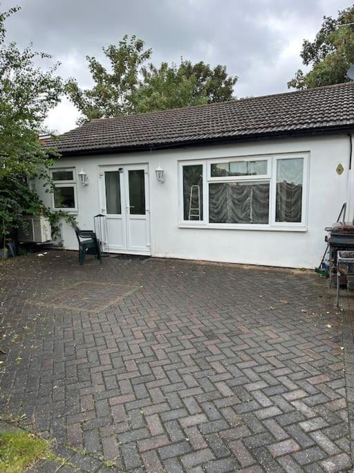 Amazing Gantshill Studio Annexe & Free Parking Redbridge Extérieur photo